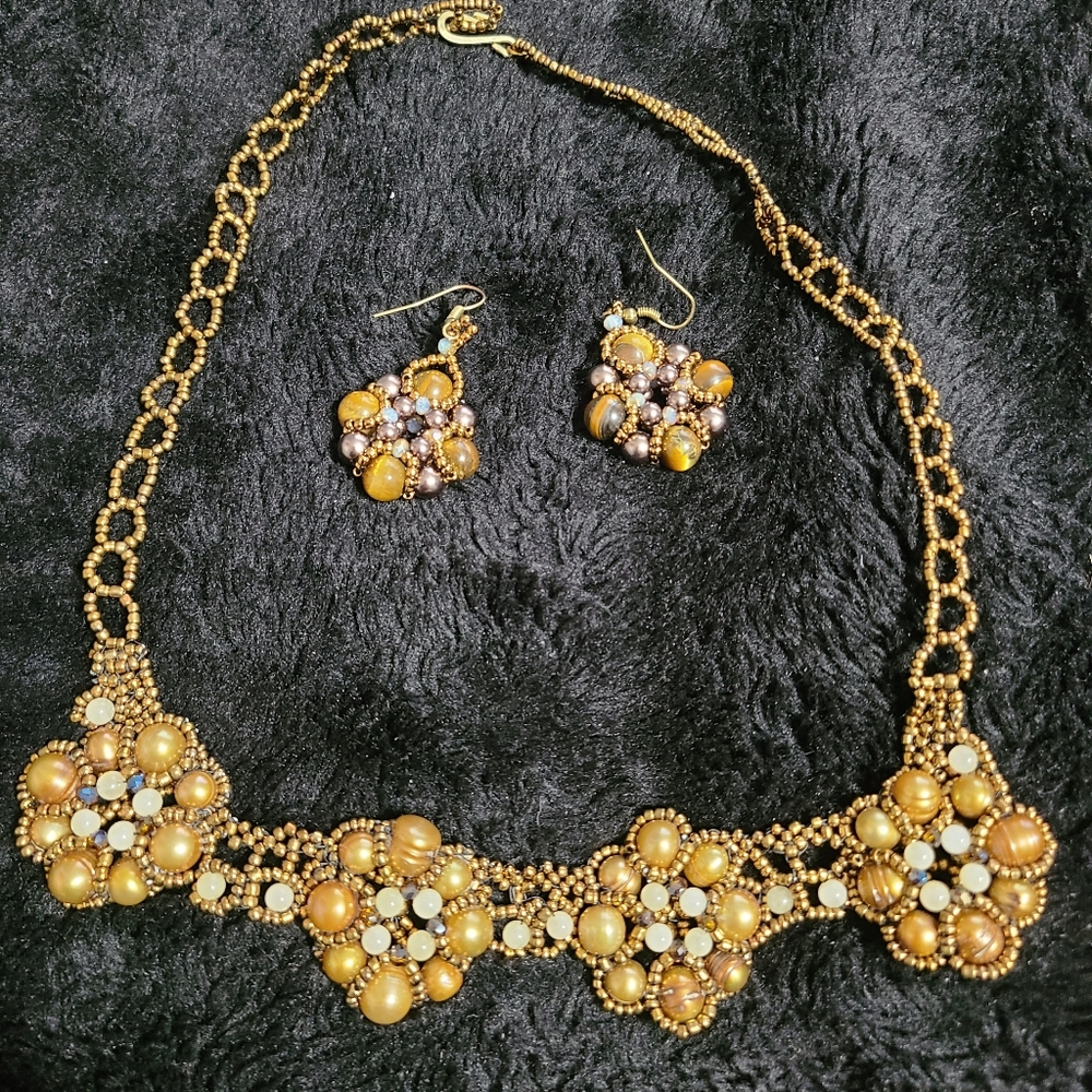 Woman's necklace